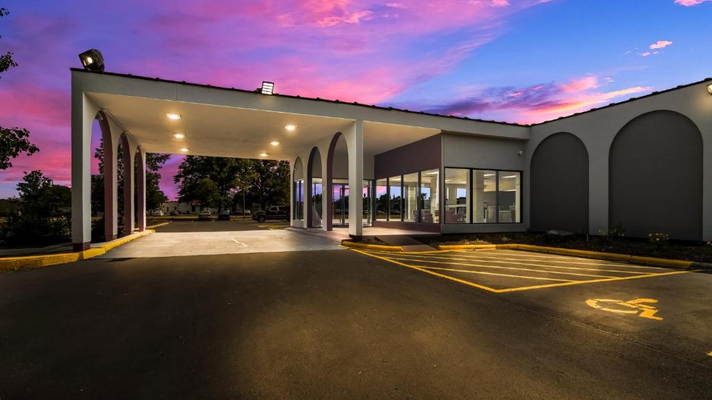 HomeTowne Studios & Conference Center Chicago - N Aurora Naperville 