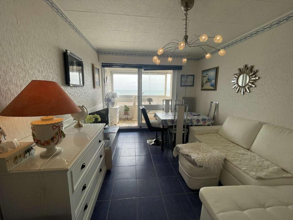 Appartement 2 pièces, 4 couchages, balcon, parking privé, proche plage - FR-1-224C-274 - 2