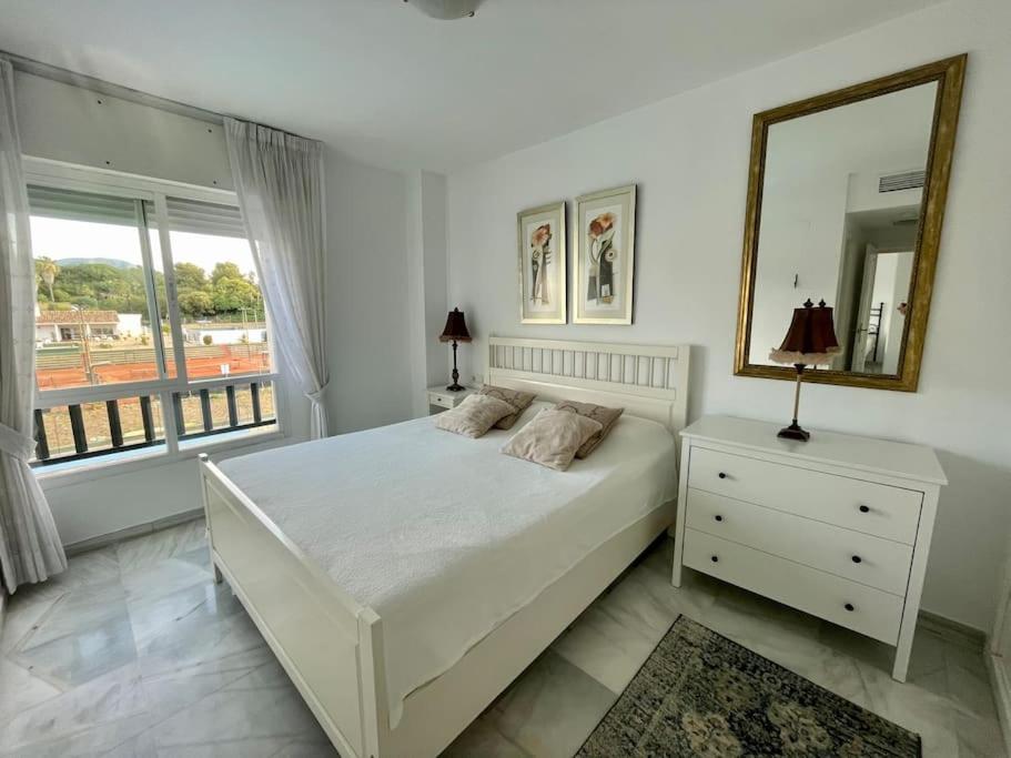 Moderno Apartamento con terraza y vista al mar a 5 min Pto. Banús - 4