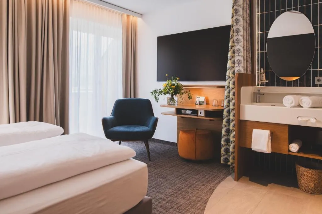 TILL Naturhotel - Self-Check-In, hotel in Satteins