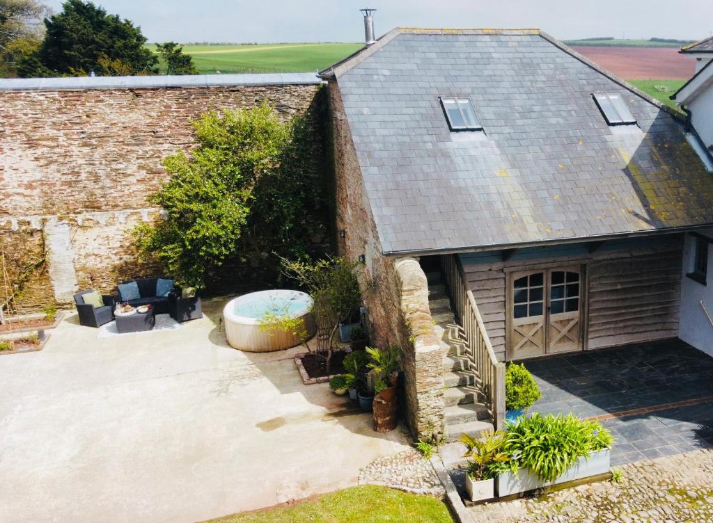 The Nest, Kingsbridge