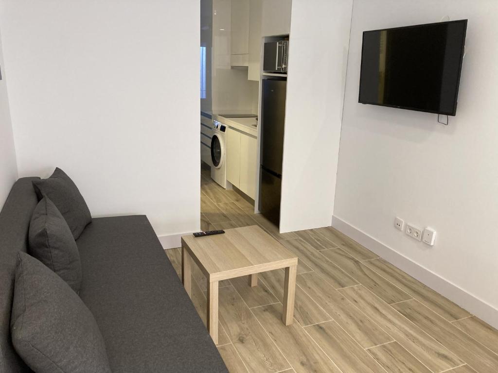 Plaza Castilla Apartments — Hotel in Madrid