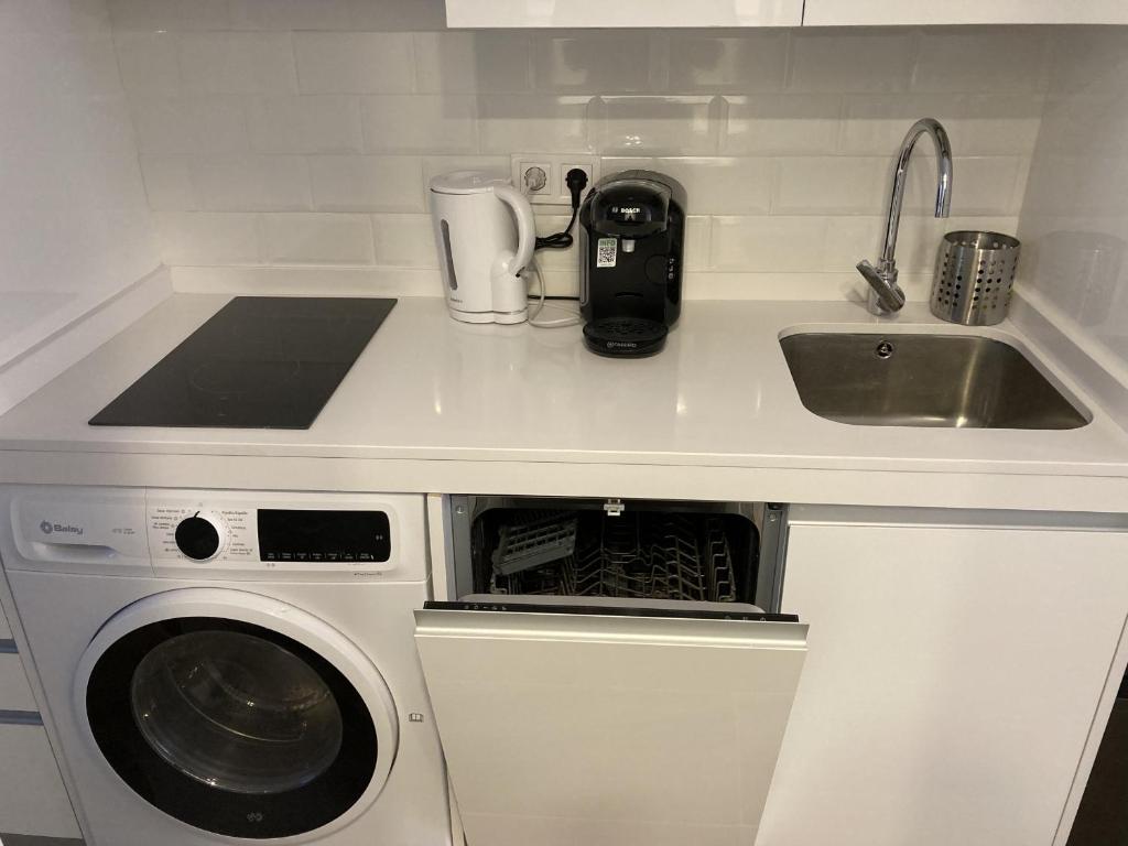 Plaza Castilla Apartments photo