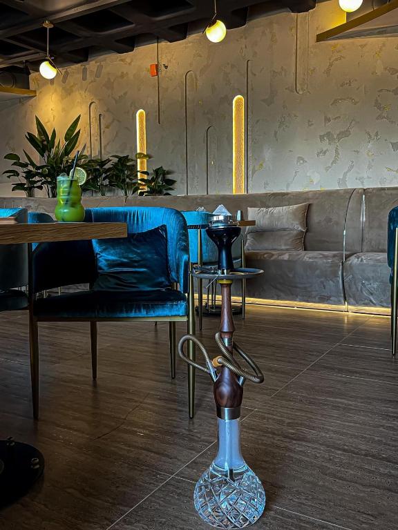 bar/salon