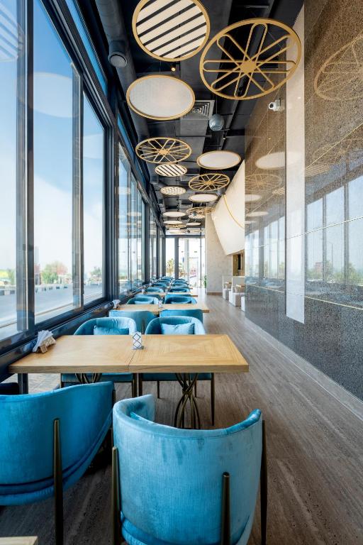 bar/salon