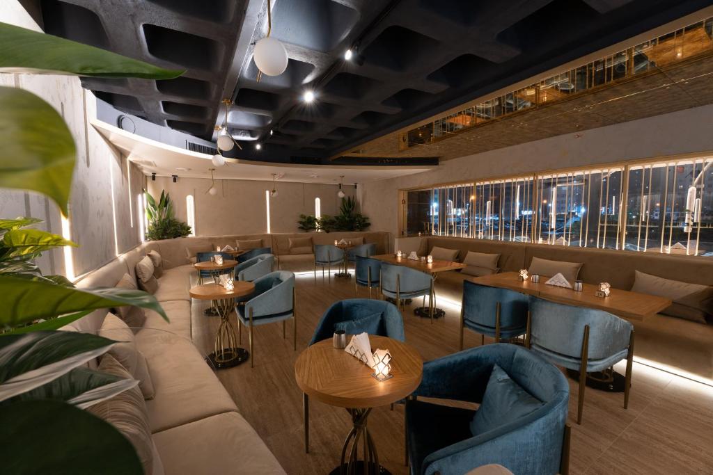 bar/salon