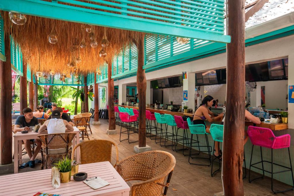 Nomads AoNang Party Hostel 18-35 Years Old Only