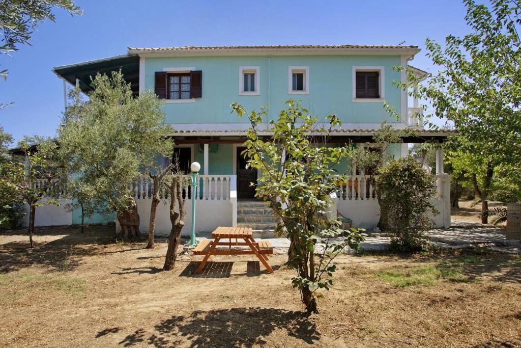 Areti Orfeas Studio, Vasilikos