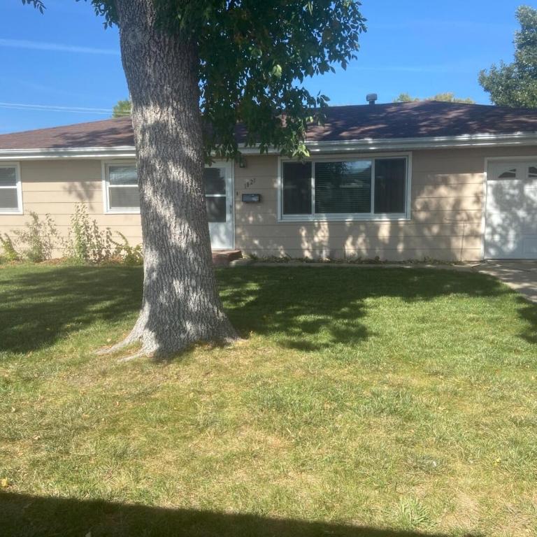 Simple, Quiet, Comfortable Nebraska Single Story Ranch