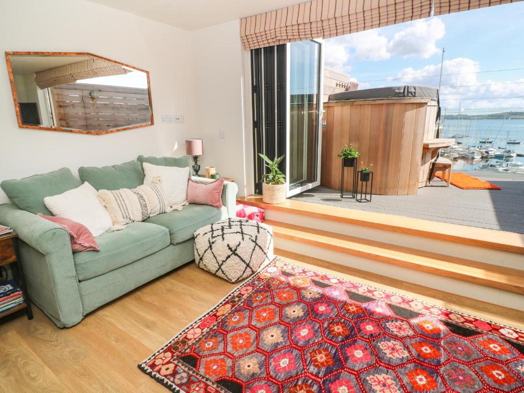 16 Arwenack Street, Falmouth