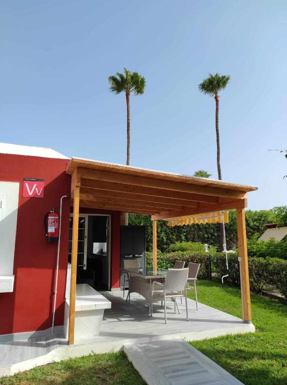 Modern Garden Chalet 3 BR by Canarias prime homes - 4