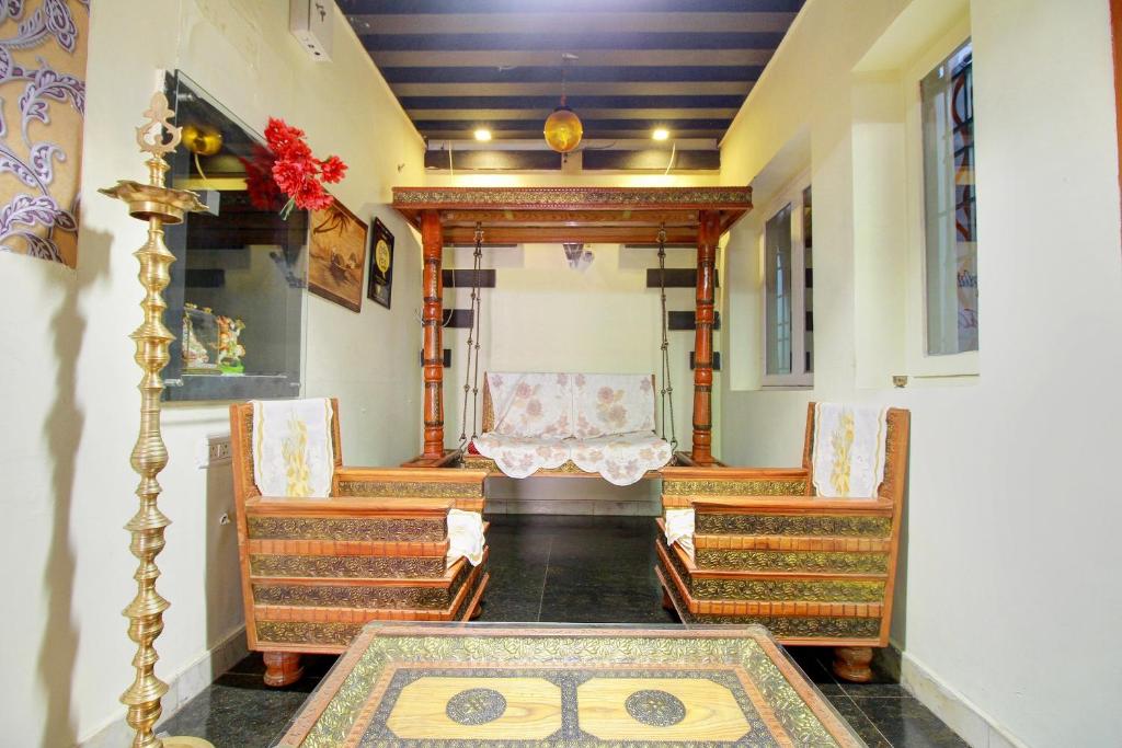 Hotel Vaani Villa photo
