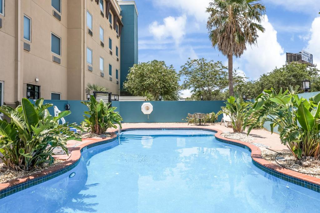 Holiday Inn Brownsville photo