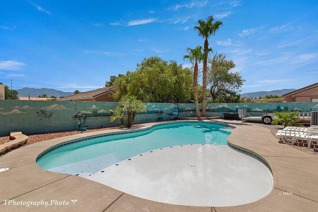 Little Slice of Paradise, Mesquite