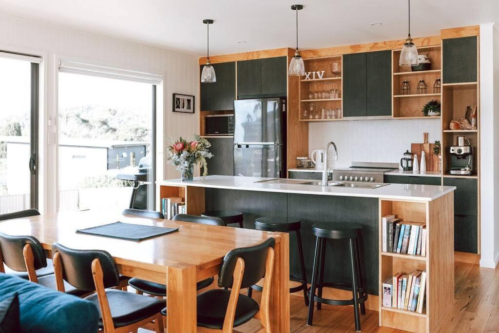 B e a c h H o u s e X I V, Bicheno