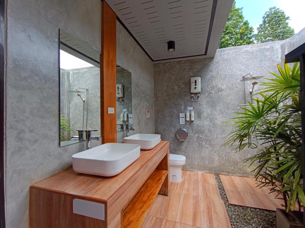 Anita dream house photo