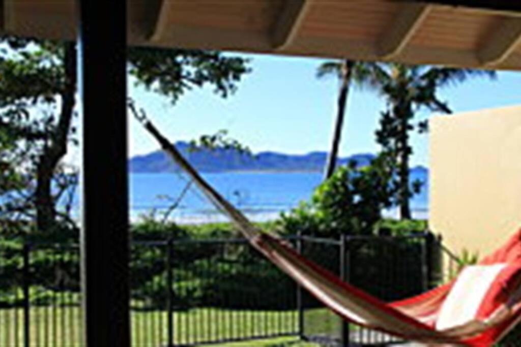 Zama - Wongaling Beach - Beachfront Townhouse, South Mission Beach