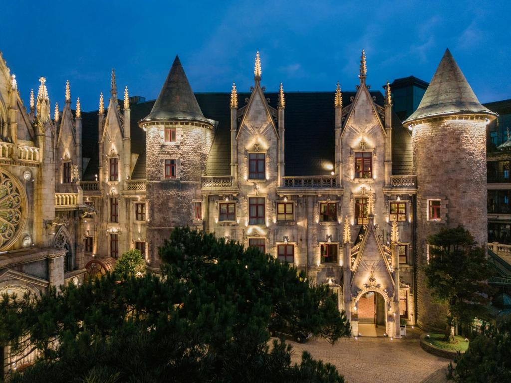 Mercure Danang French Village Bana Hills