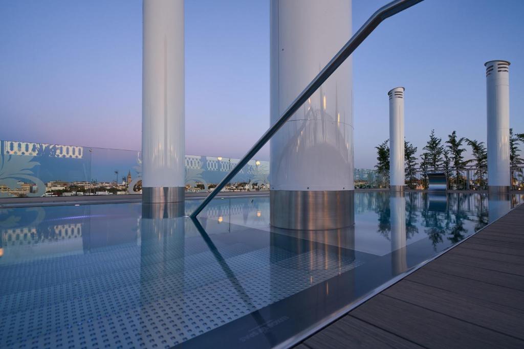 Monte Triana — Swimming pool in Seville, Andalusia