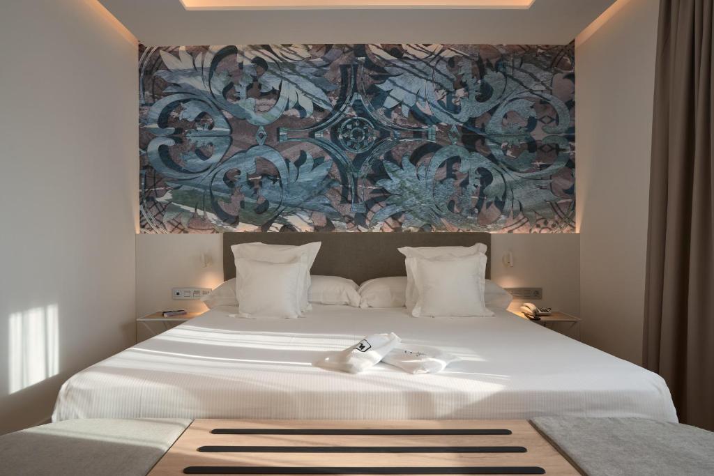 Monte Triana — Hotel rooms in Seville, Andalusia