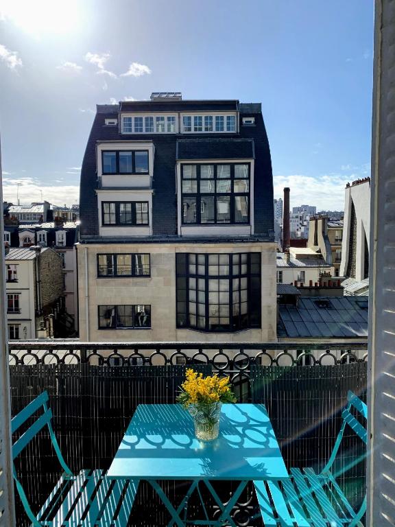 Central Paris Elegant Apartment with Air Conditioning near Eiffel Tower & Invalides - 3