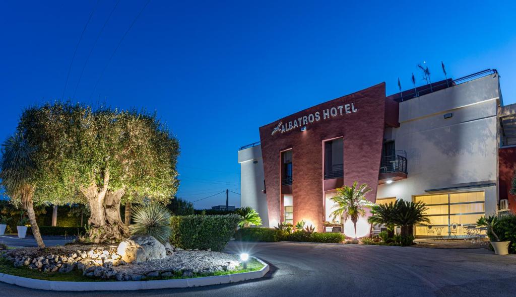 Albatros Hotel - 2