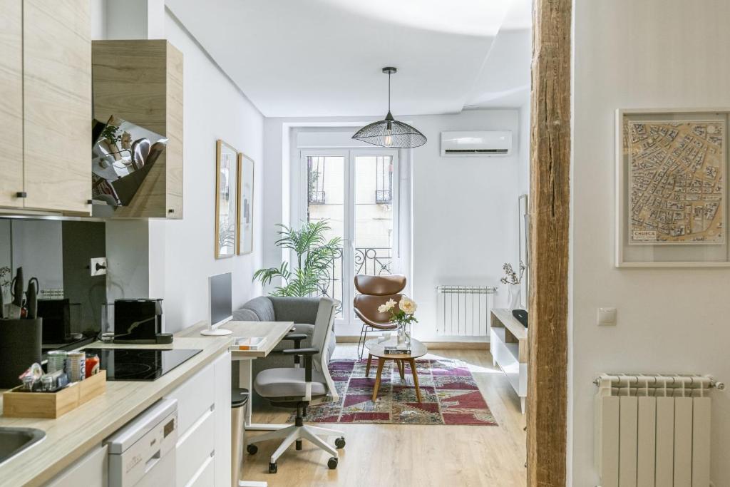 Luxurious 2BR/2BA in Chueca, Мадрид