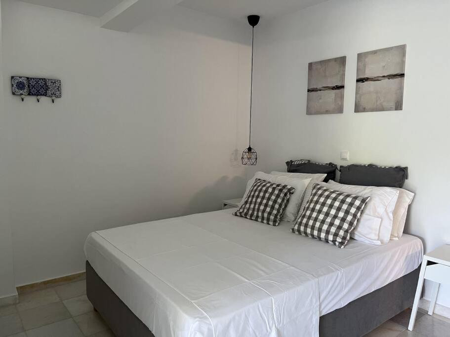 Sun & Sea Suite, Sounio