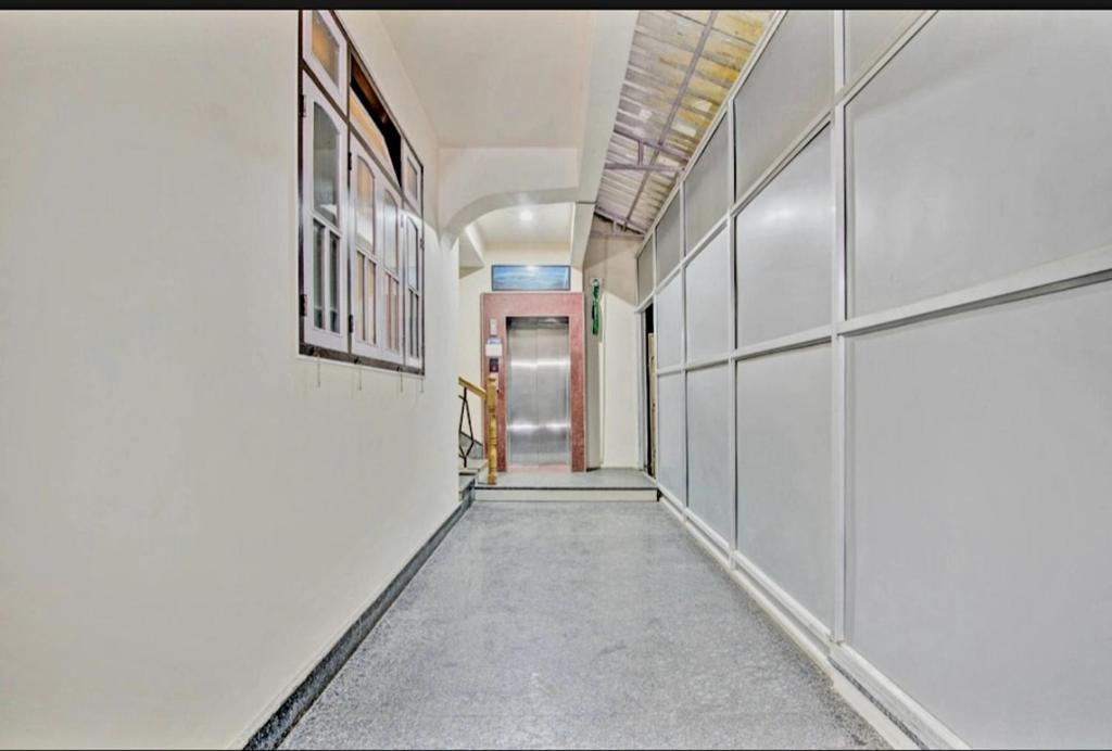 Hotel Leo International photo
