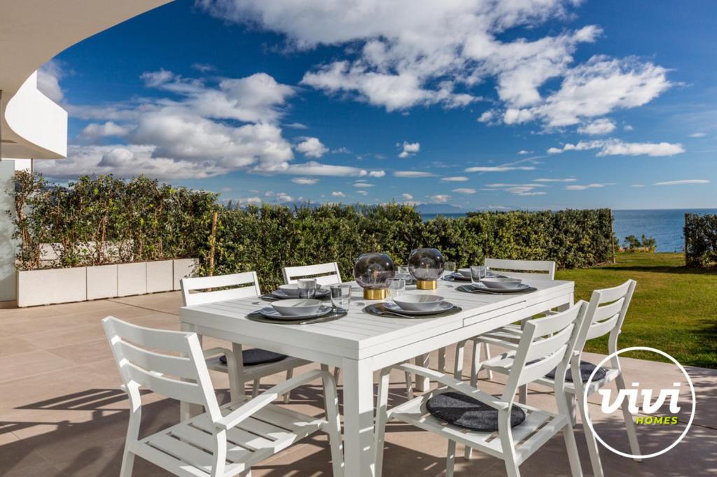 ViVi Homes - Blue View, Pool, Sauna, Gym & Sea View - 1