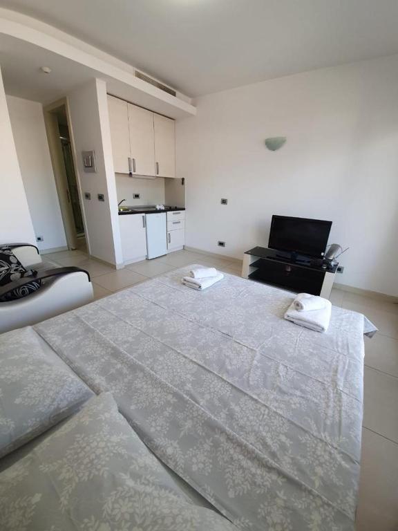 TQ Plaza Studio Apartment photo