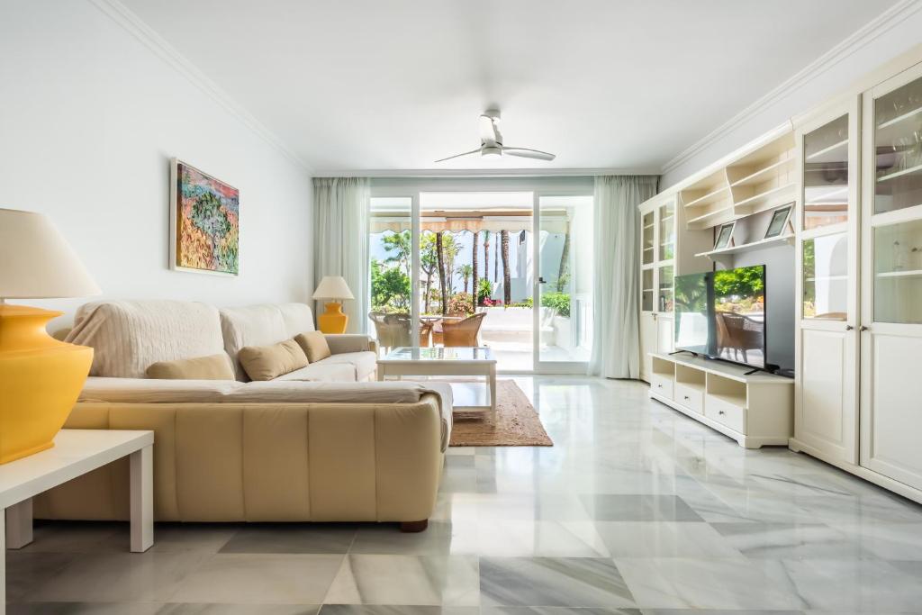 Alcazaba Beach Apartment - 3