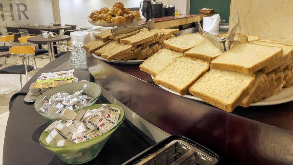 อาหารและเครื่องดื่ม