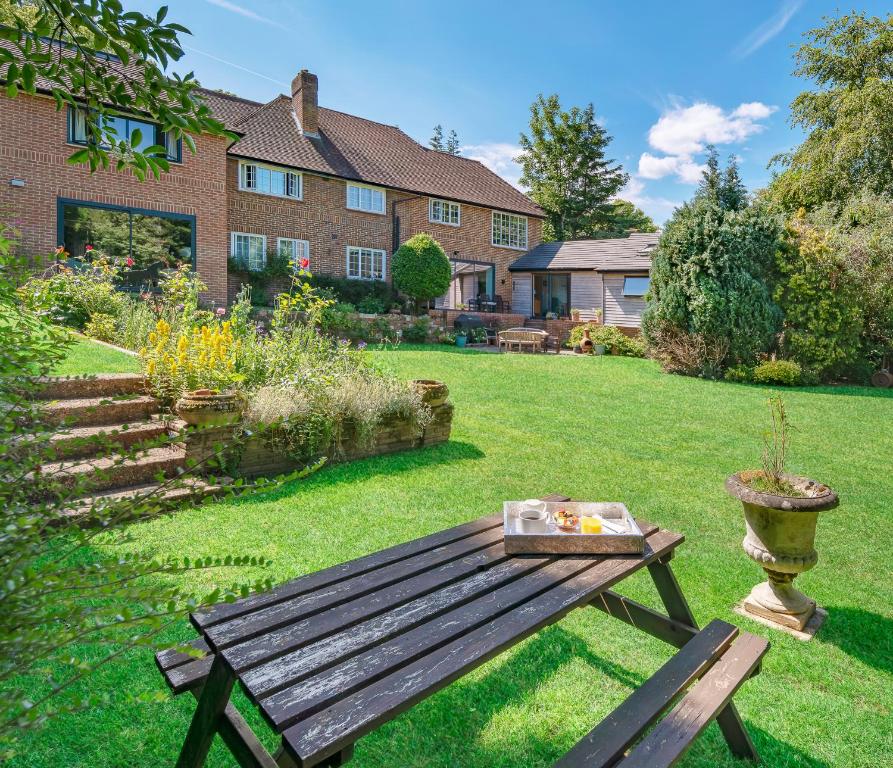 Westleigh, Ashtead photo 7