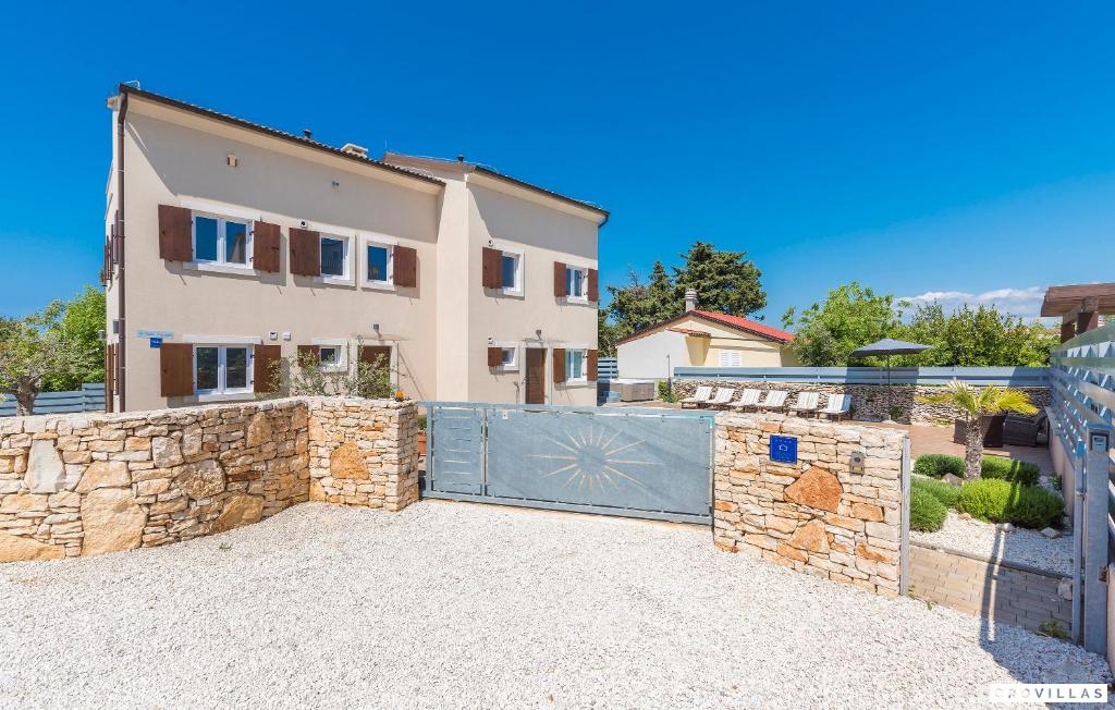 Nocciola, Premantura