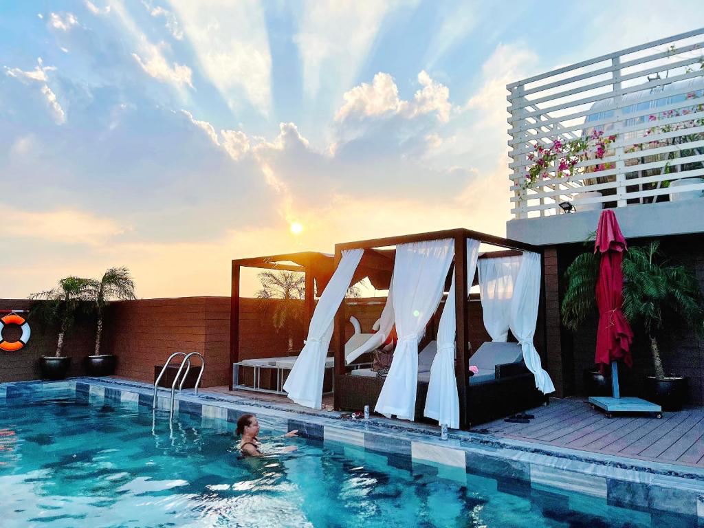 スイミングプール