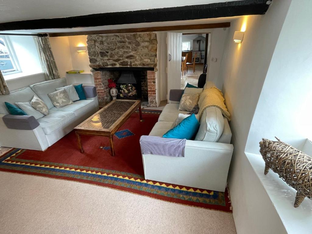 Culverwells, Dalwood photo 2