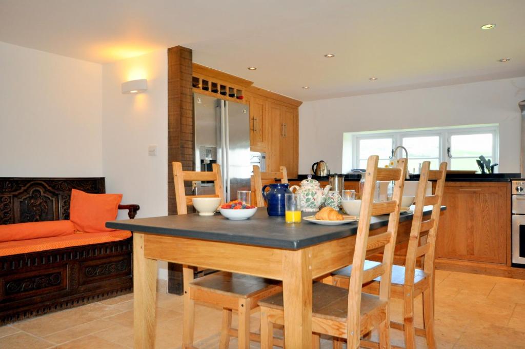 Culverwells, Dalwood photo 7