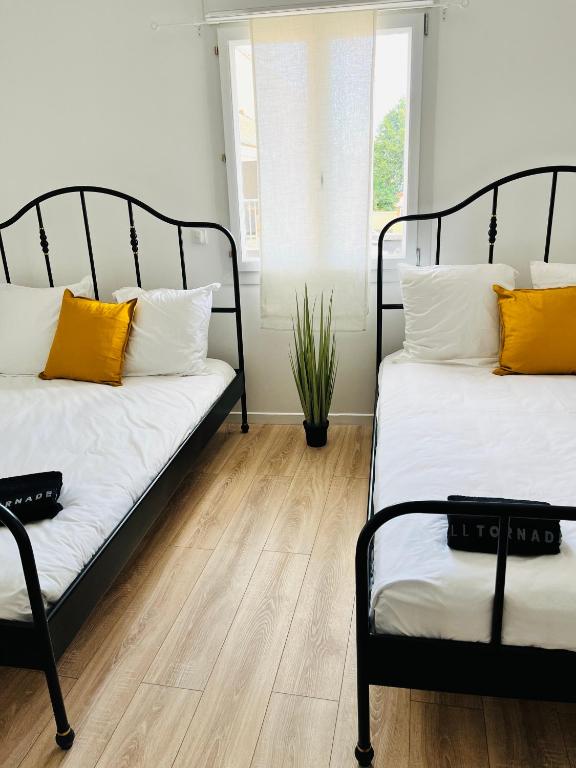Tiny house 4 min drive to Cdg airport