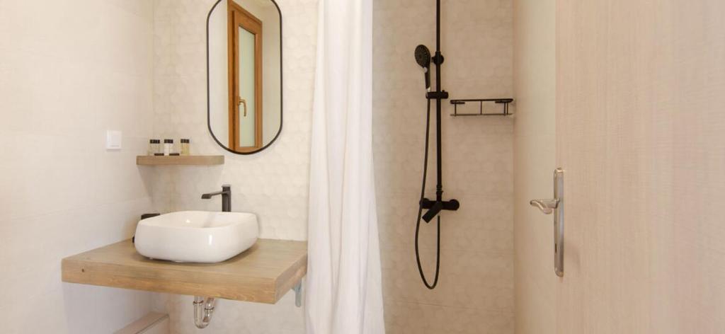 Αlissachne Suites photo