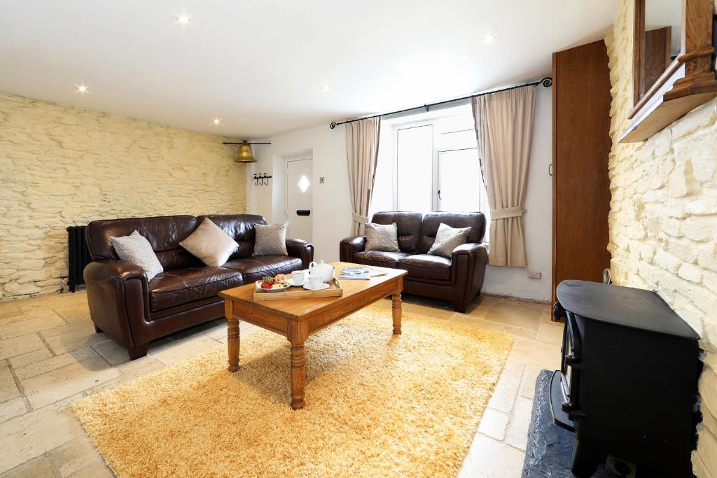 The Old Bakery whole-house rental in central Falmouth - dog-friendly Cornwall stay