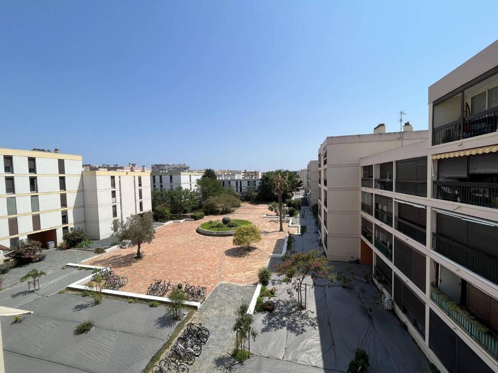 Appartement rénové T3, 6 couchages, proche plage et commerces, parking sécurisé, animaux acceptés - FR-1-106-56 - 3