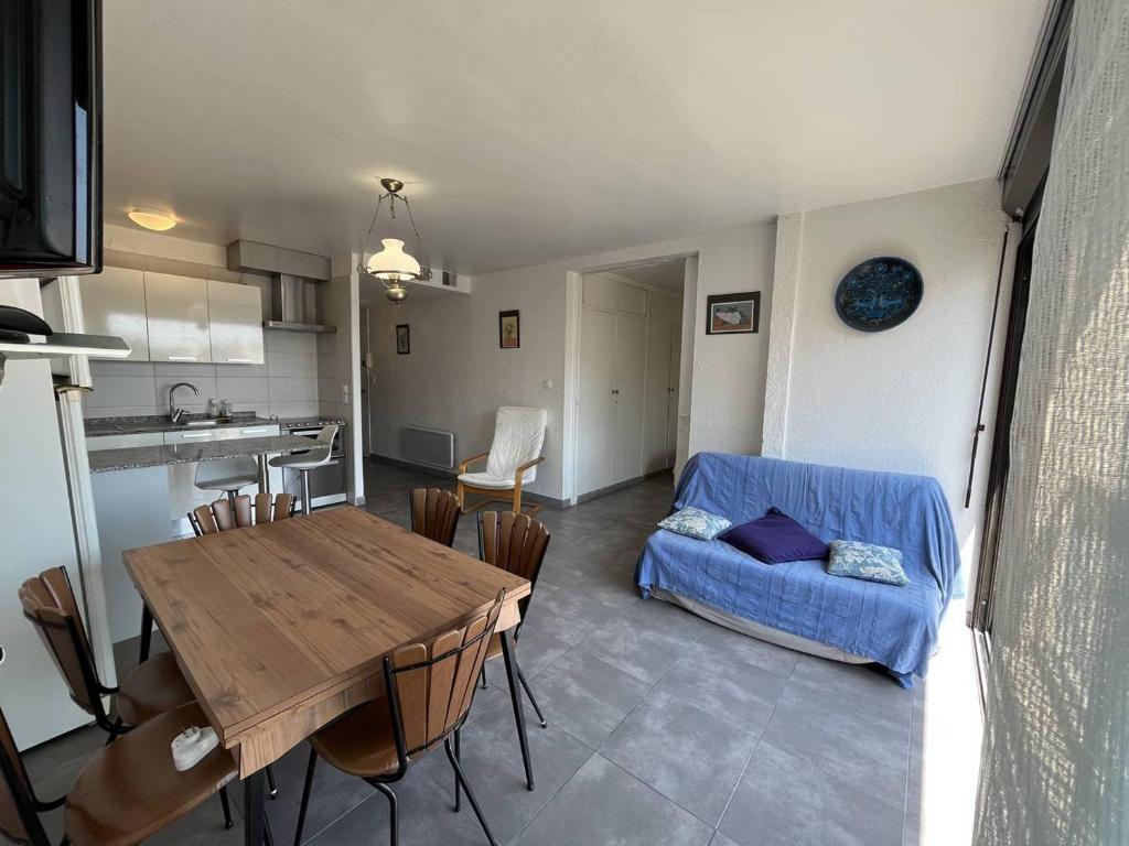 Appartement rénové T3, 6 couchages, proche plage et commerces, parking sécurisé, animaux acceptés - FR-1-106-56 - 5