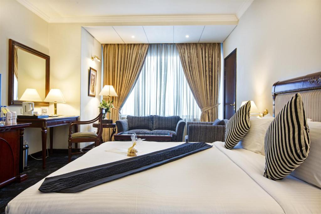 Dhaka Hotel Sarina Dhaka room