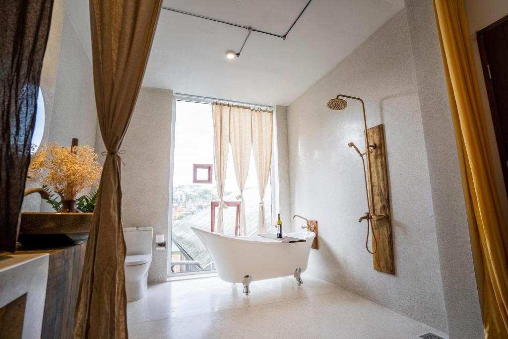 Cherry Suites Dalat photo