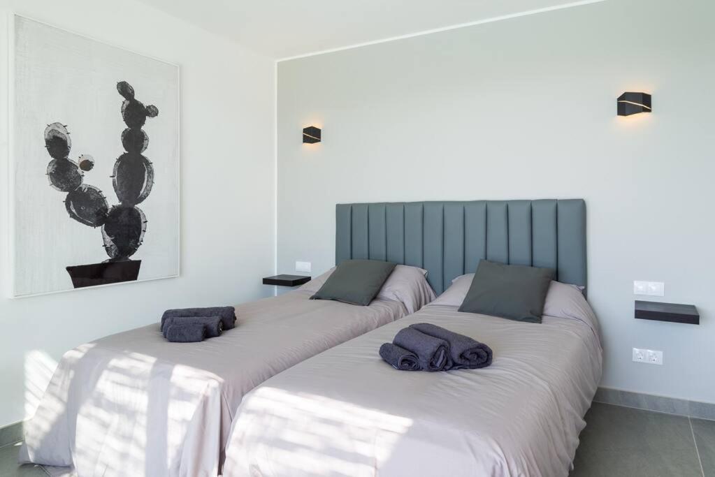 Villa Beta heated pool by FuerteventuraVillas - 5
