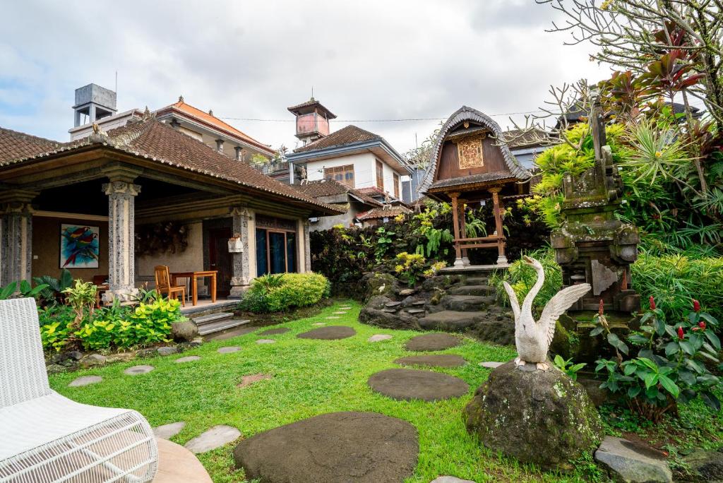 Capung Cottages