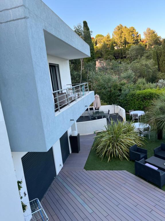 Villa Louancelie B&B - 2