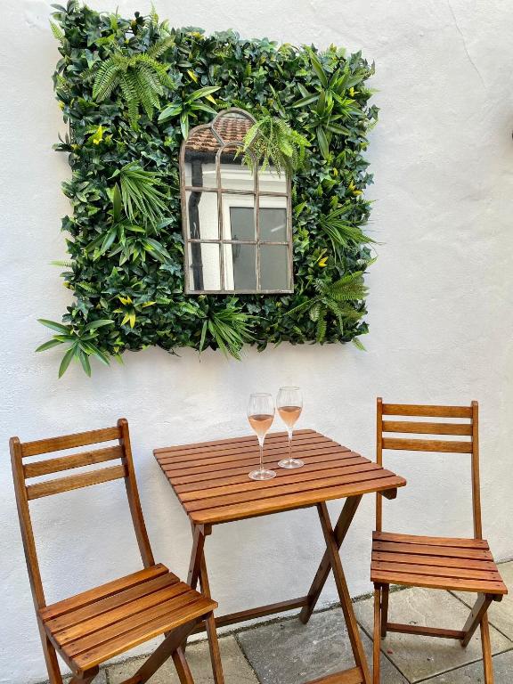 Kemptown Courtyard Apartment, Brighton and Hove