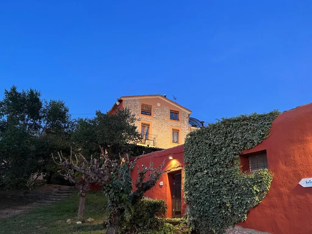 Les Vinyes Alojamiento Rural Boutique & SPA, Hotel in Vilardida